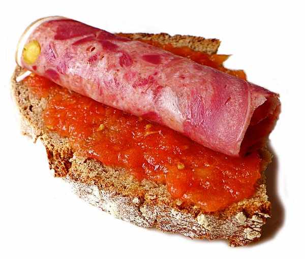 Pan con tomate y cabeza de ibérico
